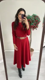 Uzun Kollu Şık Kırmızı Elbise