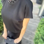 Siyah Yakası Taşlı Tunik
