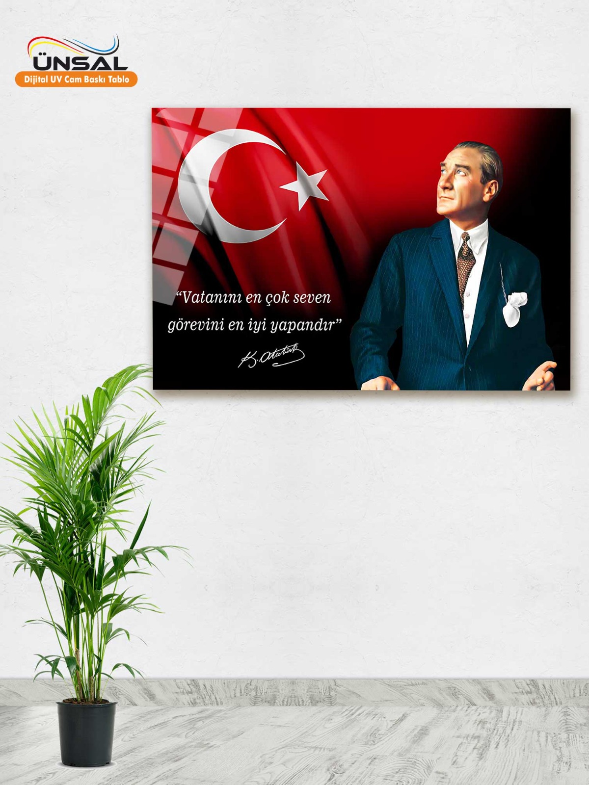 Vatanını En Çok Seven, Görevini En İyi Yapandır Cam Tablo